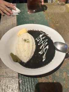 下北沢カレーフェス：イカスミカレー