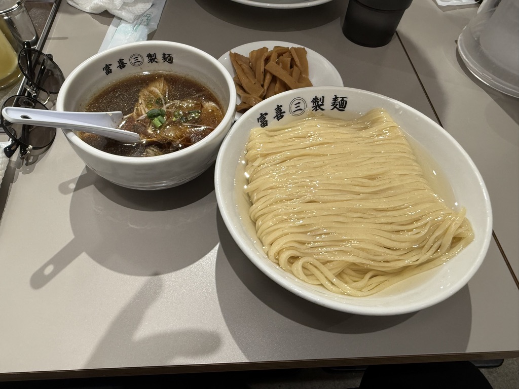 富喜製麺研究所　特製つけ麺（大盛り）