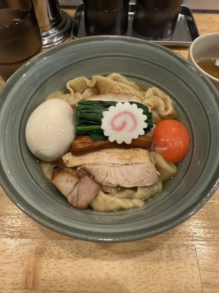 だしと麺 遊泳 油そば（味玉）