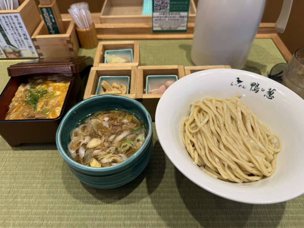 飲める親子丼&鴨汁つけそば特上