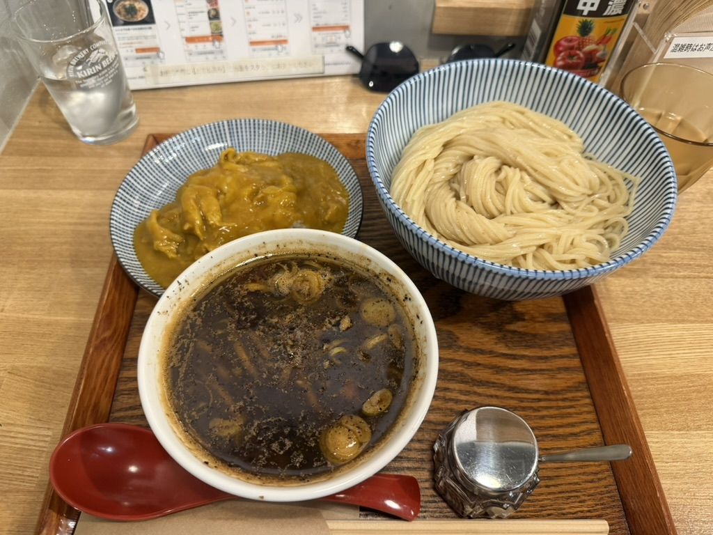 スパイシーつけ麺と半カレー(辛口)のランチセット