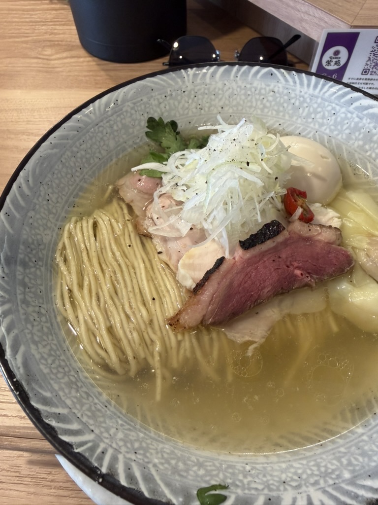 RAMEN 紫苑の特上塩拉麺(高田馬場)